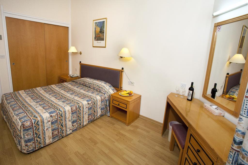 Episkopiana Hotel & Sport Resort Episkopi  Zimmer foto